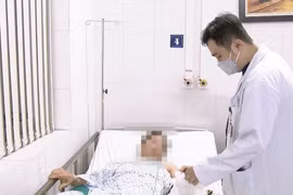 Người đàn ông ở Hà Nội bị đứt rời bàn tay, may mắn được nối thành công