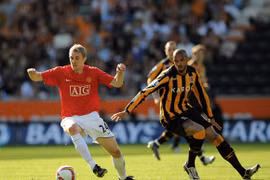 Cựu tiền đạo Premier League sang Việt Nam xin việc