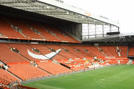 M.U sắp phải bán tên sân Old Trafford?