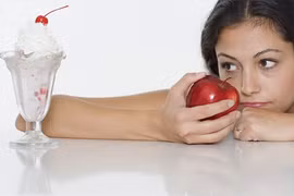 Những cách tự nhiên giảm cảm giác thèm ăn