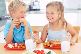 Vì sao trẻ không được bỏ bữa sáng?