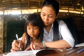 Chuyện rơi nước mắt của những giáo viên hợp đồng