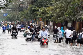Hàng trăm tỷ đồng thiệt hại do bão số 8 