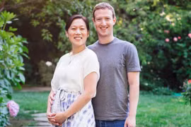 Lên chức… bố, ông chủ Facebook hiến khoảng 45 tỷ USD cho từ thiện