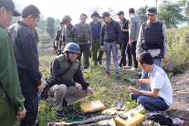 Nổ súng truy bắt nhóm tội phạm ma túy, thu 160 bánh heroin