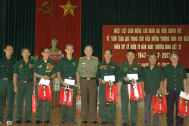 Đời đời ghi nhớ công ơn liệt sĩ, thương binh, người có công với cách mạng