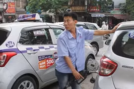 “Ăn theo” giá xăng dầu
