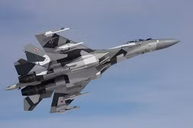 Trung Quốc bắt đầu nhận lô chiến đấu cơ Su-35 mới từ Nga
