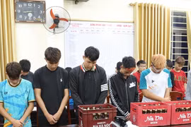 Triệu tập 2 nhóm thanh, thiếu niên vác hung khí gây "náo loạn" đường phố