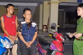 Bộ đôi nhiều tiền án, tiền sự rủ nhau trộm cắp xe máy