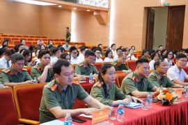 Phát huy vai trò là cầu nối quan trọng giữa Đảng và người lao động