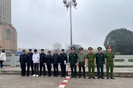 Bàn giao đối tượng truy nã cho Công an Trung Quốc