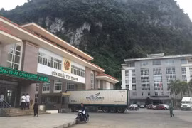 Trung Quốc khôi phục thông quan cặp cửa khẩu Tân Thanh- Pò Chài