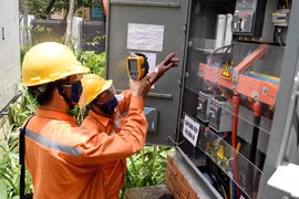 Nắng nóng hơn 40 độ C, tiêu thụ điện lập đỉnh chưa từng có