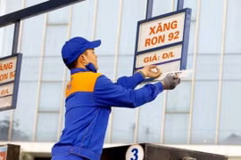Giá xăng dầu tăng đồng loạt