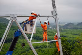 Nhiệt độ trung bình tháng 6 sẽ tăng 1 độ C, khẩn trương hoàn thành đường dây truyền tải điện ra Bắc