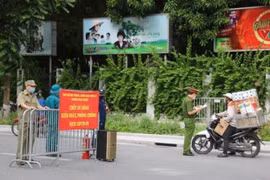 Hà Nội: Những doanh nghiệp dịch vụ, thương mại nào được cấp giấy đi đường?