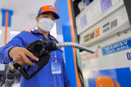 Giá xăng dầu trong nước tăng nhẹ