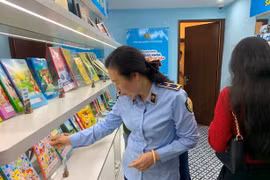 Nhận diện sách và đồ dùng học tập thật- giả
