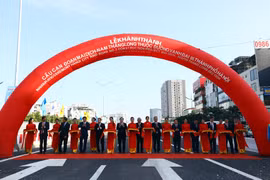 Hà Nội: Thông xe cầu cạn đoạn Mai Dịch - Nam Thăng Long