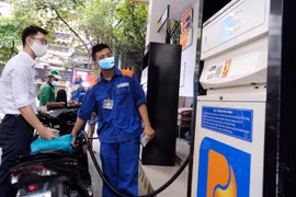 Giá xăng tăng trở lại từ 15h hôm nay (21-8)