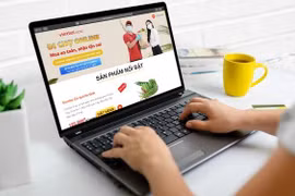Lượng truy cập sàn thương mại điện tử Việt chênh lệch lớn với sàn nước ngoài