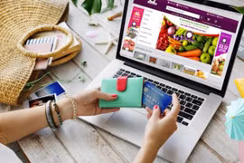 Người bán hàng online có trách nhiệm gì với hàng hóa và khách hàng?