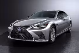 Xe sang Lexus gặp lỗi về đèn 