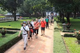 Đề xuất chính sách thị thực cởi mở hơn với du khách nước ngoài