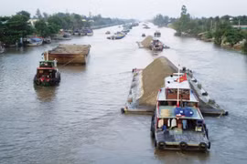 Cắt giảm nhiều thủ tục hành chính liên quan đến hoạt động kinh doanh đường thủy nội địa