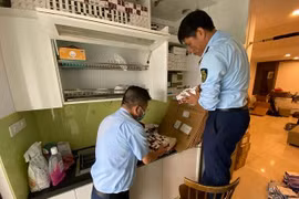 Phát hiện kho thuốc tây bất hợp pháp tại căn hộ chung cư cao cấp ở Hà Nội