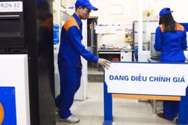 Không để tình trạng "té nước theo mưa" với giá xăng dầu