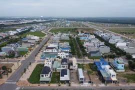 Từ hôm nay, 1-8: Doanh nghiệp nhà nước được đầu tư bất động sản, chứng khoán