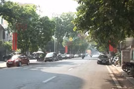 Dự kiến vẫn thu phí lòng đường, hè phố