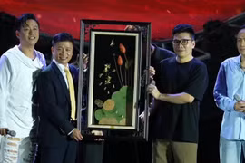 Liveshow Tuấn Hưng - Duy Mạnh trên đỉnh Tam Đảo: 5.000 người xem trực tiếp, hơn 1 triệu người xem online, đấu giá thu về hàng trăm triệu đồng ủng hộ đồng bào miền Bắc
