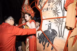 Hình ảnh ấn tượng của thí sinh "Miss Grand Vietnam 2024" tại phần thi trang phục dân tộc