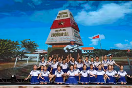 Chương trình nghệ thuật "Biển, đảo quê hương" truyền tải thông điệp về hành tinh xanh