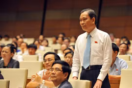 "Có công nhận chức danh 'hàm' không, Bộ trưởng trả lời dứt điểm đi"