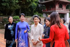 Truyền thông Nhật đưa đậm nét chuyến thăm Việt Nam của Thủ tướng Suga Yoshihide 