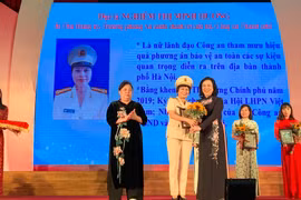 Người nữ chỉ huy quyết liệt và đam mê với công việc 