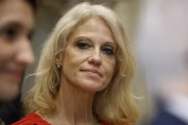 Cố vấn của Tổng thống Donald Trump bị đề nghị kỷ luật