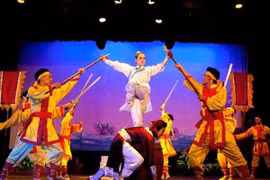 Xã hội hóa không phải là bỏ rơi nghệ sĩ