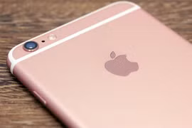 Người đầu tiên sở hữu chiếc iPhone 6S màu vàng hồng?
