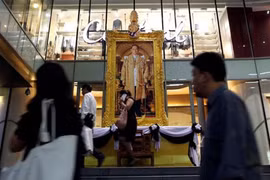 Du lịch Thái Lan chùng xuống thời quốc tang