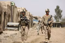 Mỹ quyết định tăng quân ở lại Afghanistan lên 10.800 người 