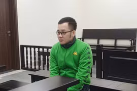 Thợ cắt tóc dùng kéo đâm đồng nghiệp vì mâu thuẫn nhỏ nhặt