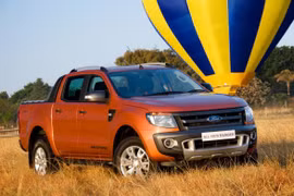 Ford Ranger Wildtrak 4x4 3.2L AT giá 838 triệu đồng