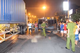 Va chạm với xe container, nữ sinh viên chết thảm
