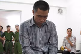 Không đòi được tiền, vác dao "xử" cả anh trai, chị dâu
