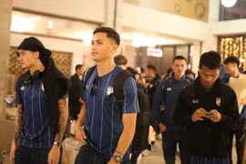 ĐT Thái Lan đến Việt Trì lúc nửa đêm